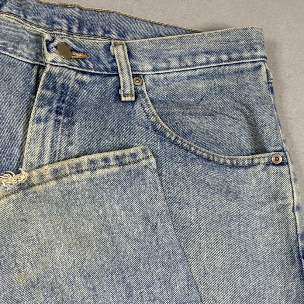 Wrangler Relaxed Fit Light Wash Blue Denim Jeans Mens 33x30